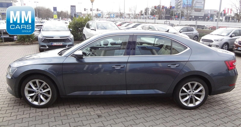 Skoda Superb cena 76850 przebieg: 194300, rok produkcji 2019 z Sandomierz małe 191